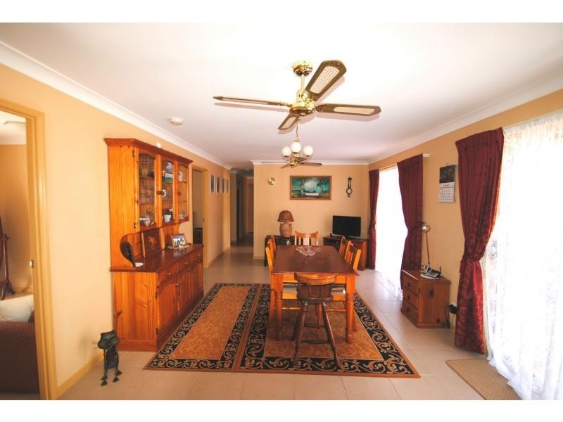 5 Buchanan Court, Burnside QLD 4560