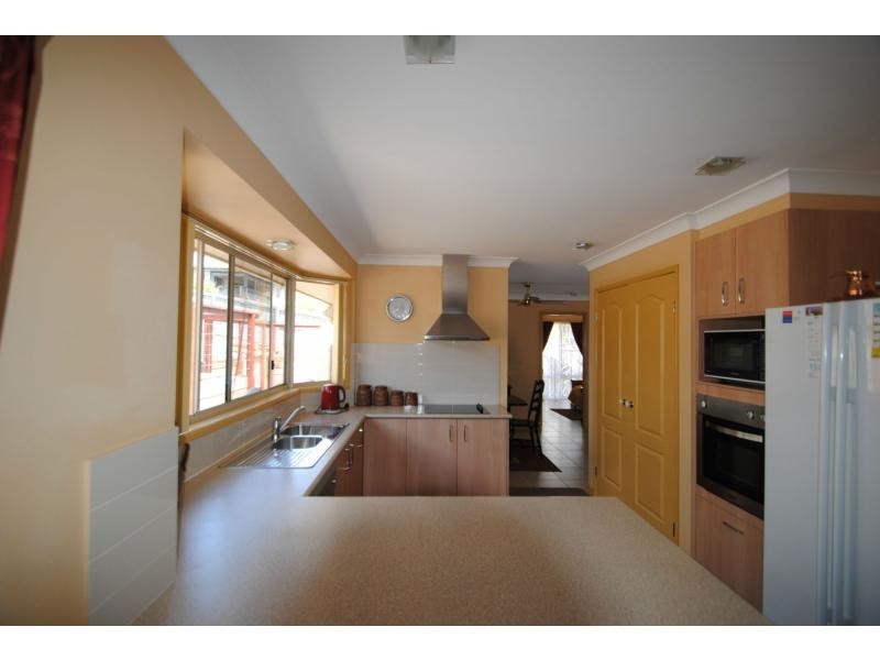 5 Buchanan Court, Burnside QLD 4560