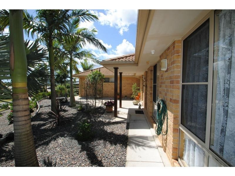 5 Buchanan Court, Burnside QLD 4560