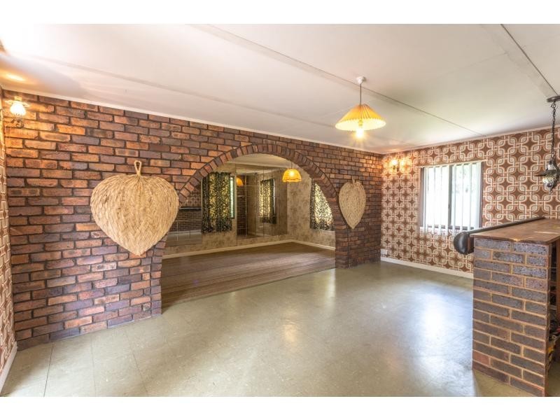 1 Carroo Court, Coes Creek QLD 4560
