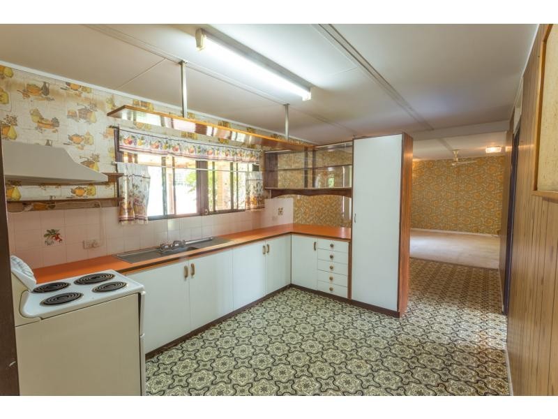 1 Carroo Court, Coes Creek QLD 4560