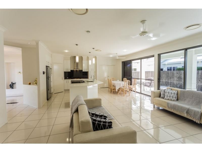 28 Seahorse Drive, Twin Waters QLD 4564