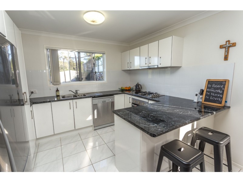 8 James Whalley Drive, Highworth QLD 4560