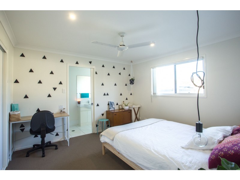 8 James Whalley Drive, Highworth QLD 4560