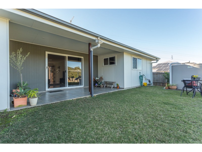 8 James Whalley Drive, Highworth QLD 4560