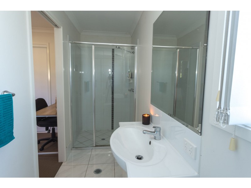 8 James Whalley Drive, Highworth QLD 4560