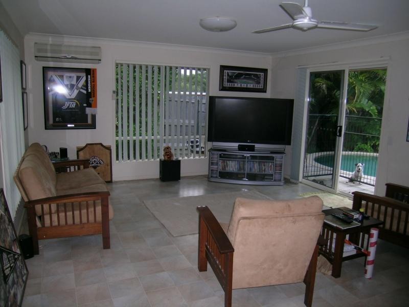 18 Robertson Drive, Burnside QLD 4560