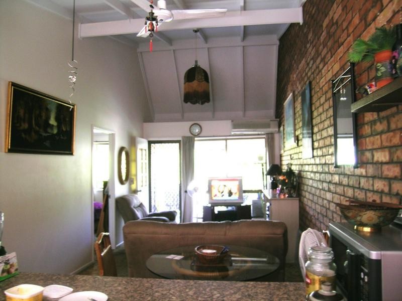 Unit 2/24 Bundarra Street, Nambour QLD 4560