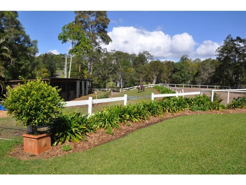 2-26 Woodland Place, Dulong QLD 4560