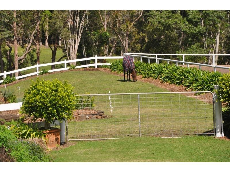 2-26 Woodland Place, Dulong QLD 4560