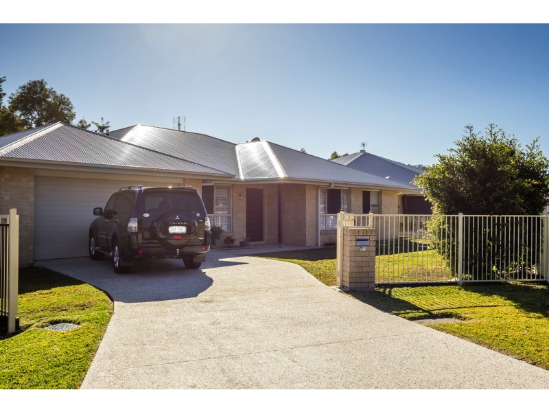 8 Wallace Close, Coes Creek QLD 4560