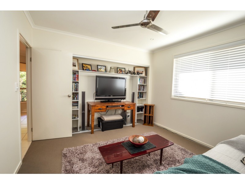 8 Wallace Close, Coes Creek QLD 4560