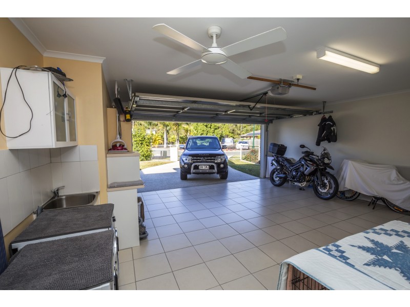 8 Wallace Close, Coes Creek QLD 4560