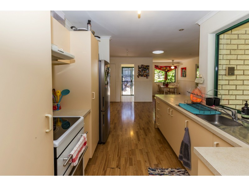 63 Cooloolabin Rd, Yandina QLD 4561