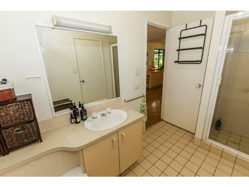 63 Cooloolabin Rd, Yandina QLD 4561