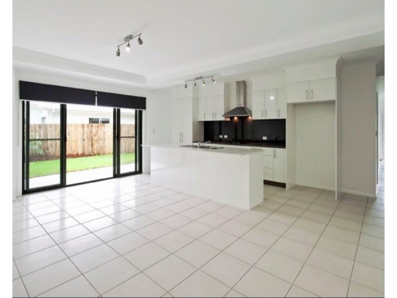 1/4 Ginger Bell Ave, Bli Bli QLD 4560