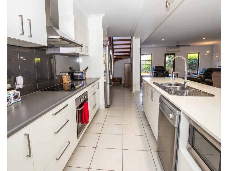 1/4 Ginger Bell Ave, Bli Bli QLD 4560