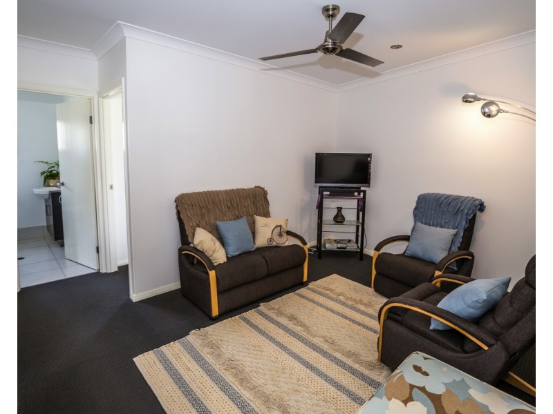 1/4 Ginger Bell Ave, Bli Bli QLD 4560