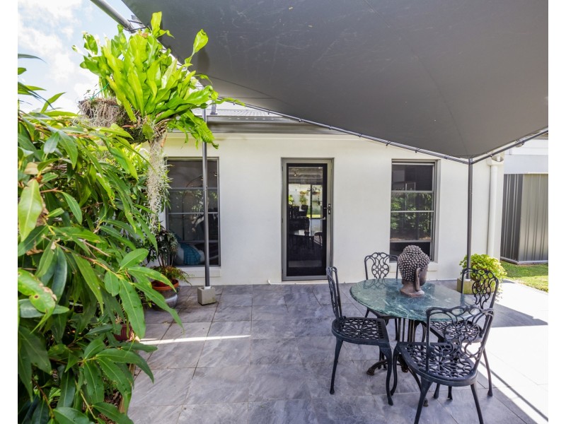1/4 Ginger Bell Ave, Bli Bli QLD 4560