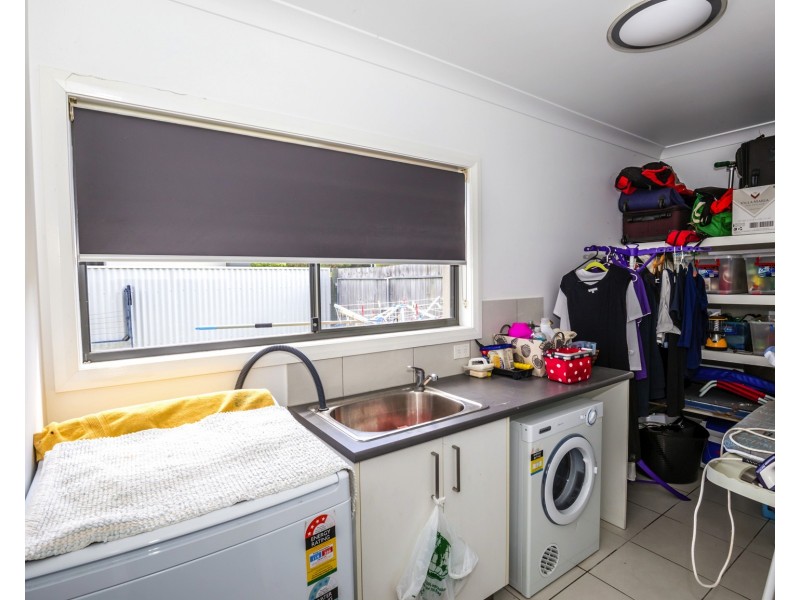 1/4 Ginger Bell Ave, Bli Bli QLD 4560