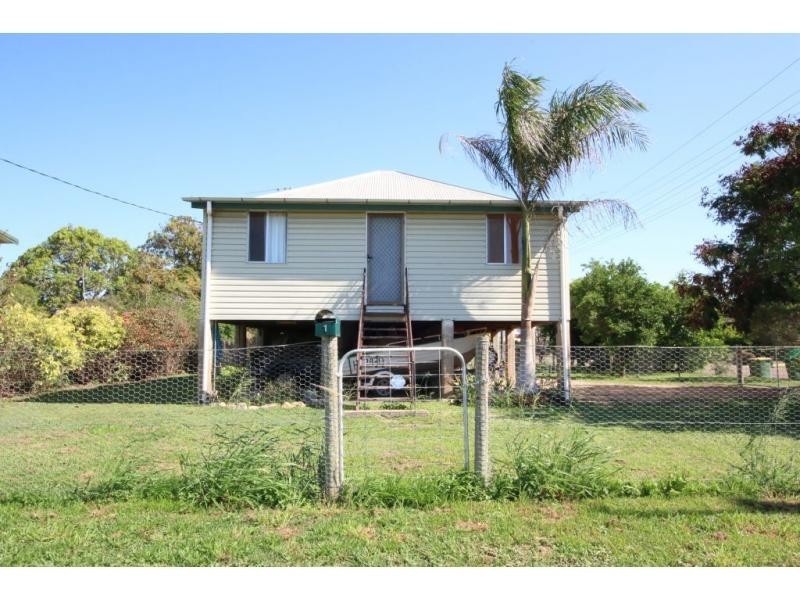 1 SEVENTH Street, Home Hill QLD 4806