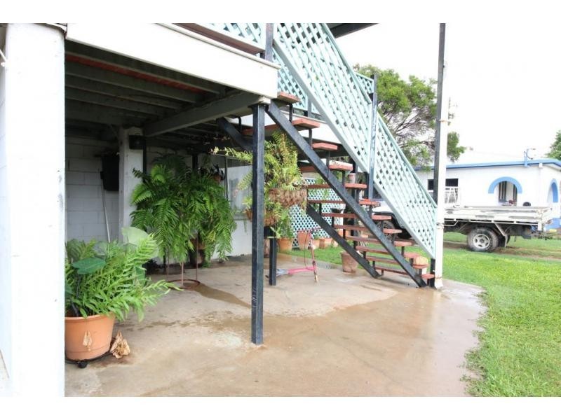 10 NINTH Street, Home Hill QLD 4806