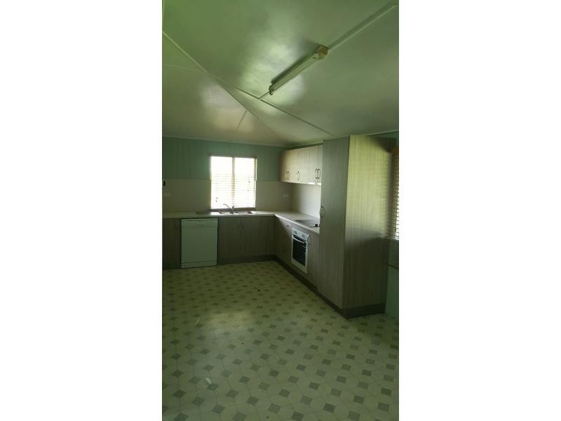 9 Eighth Street, Home Hill QLD 4806