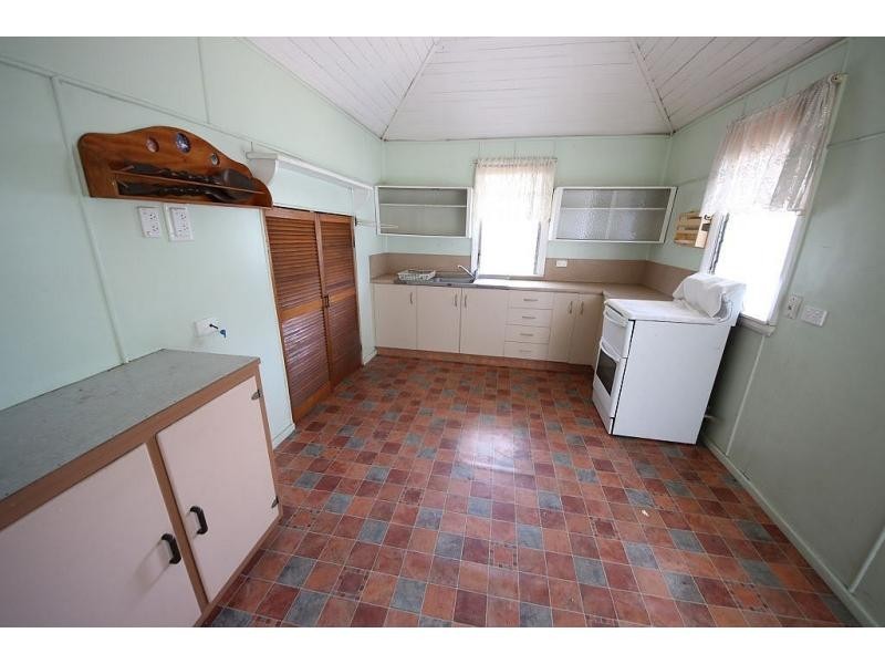 12 SEVENTH Street, Home Hill QLD 4806