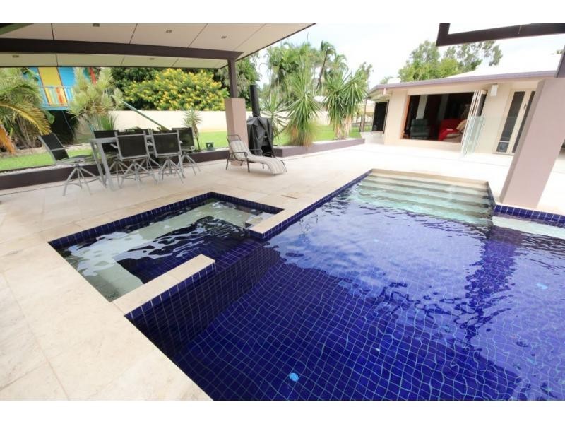 12 HILLCREST Place, Ayr QLD 4807