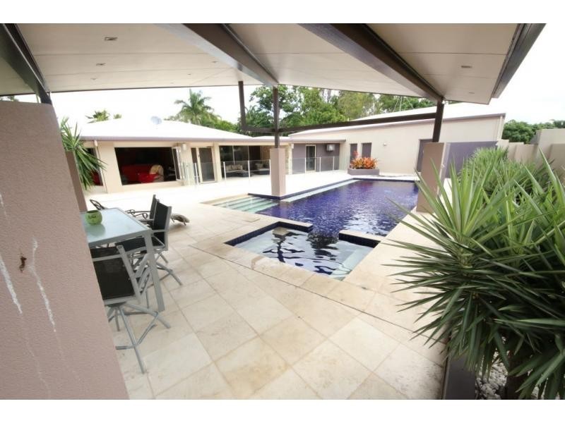 12 HILLCREST Place, Ayr QLD 4807