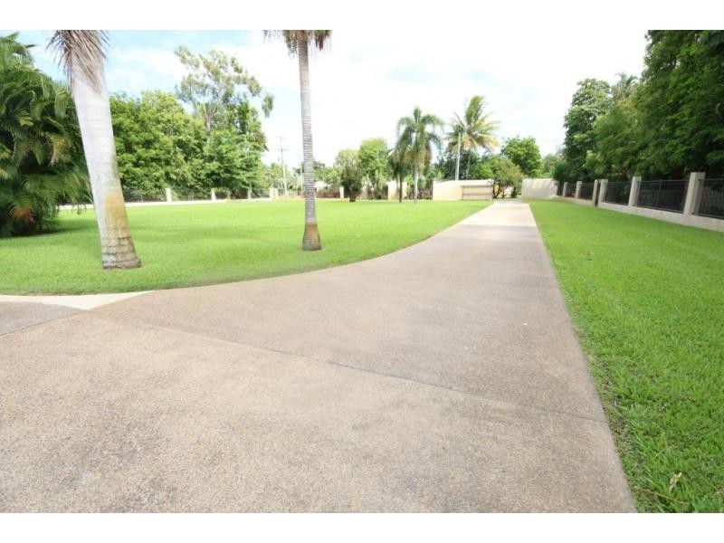 12 HILLCREST Place, Ayr QLD 4807