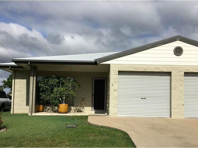 4/1 WICKHAM Street, Ayr QLD 4807