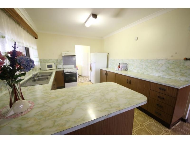 76 TENTH Street, Home Hill QLD 4806