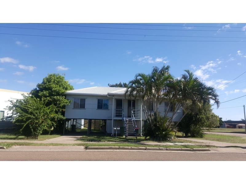 1/15 Ross Street, Ayr QLD 4807