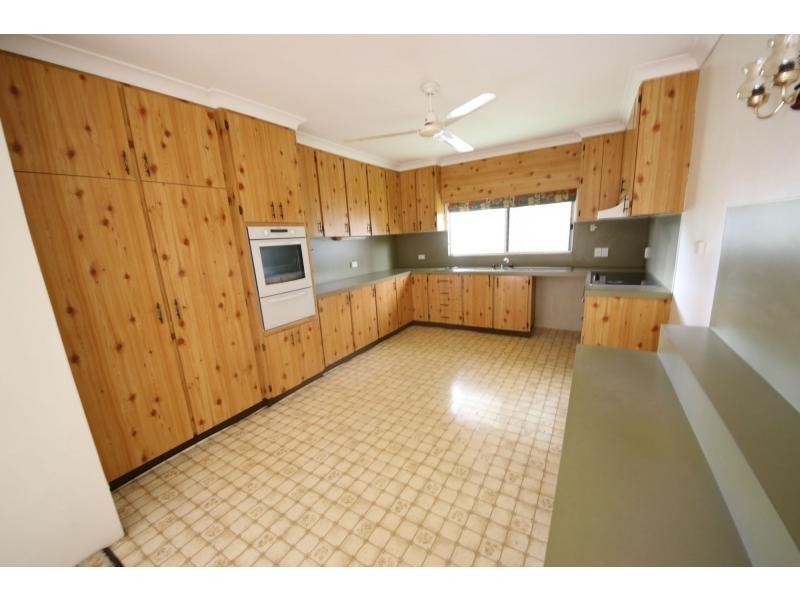 1/100 Wickham Street, Ayr QLD 4807