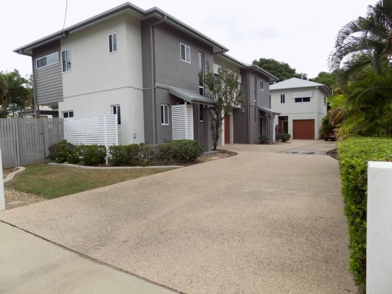 Unit 1/144 QUEENS Road, Hermit Park QLD 4812