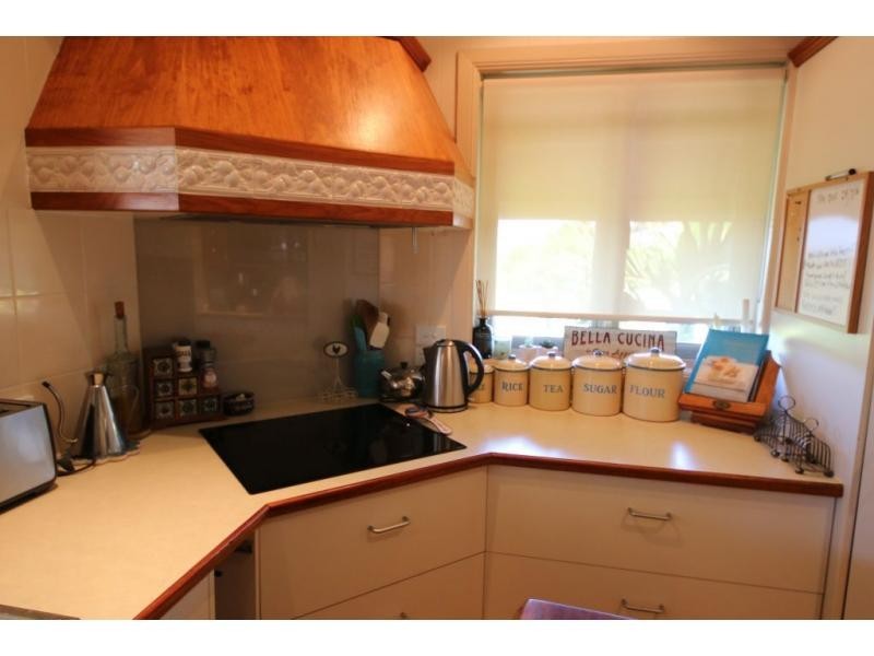 8 MCINTYRE Place, Ayr QLD 4807