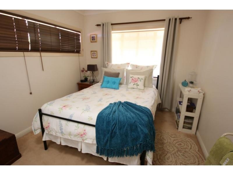 8 MCINTYRE Place, Ayr QLD 4807