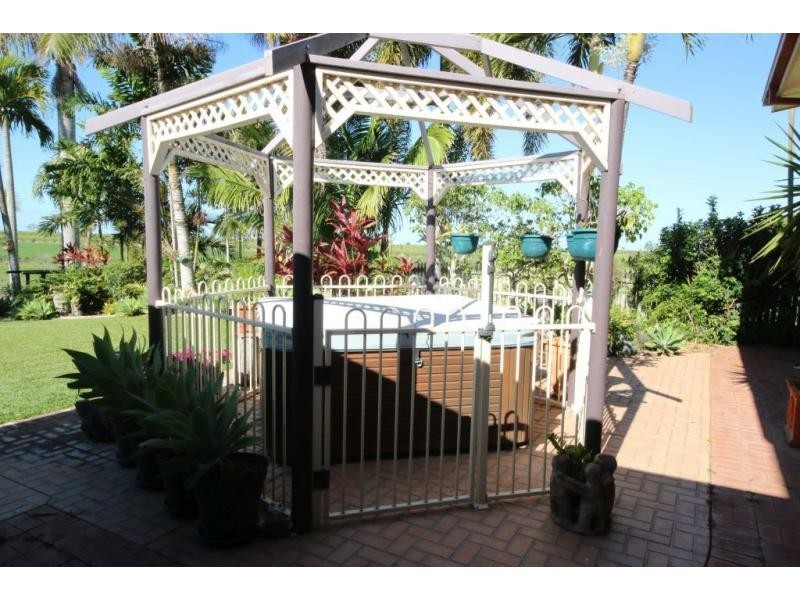 8 MCINTYRE Place, Ayr QLD 4807