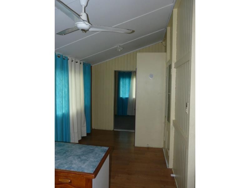 2 SIXTH Avenue, Home Hill QLD 4806