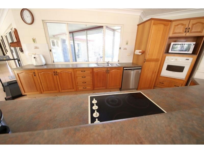 63 CASTORINA Drive, Mount Kelly QLD 4807