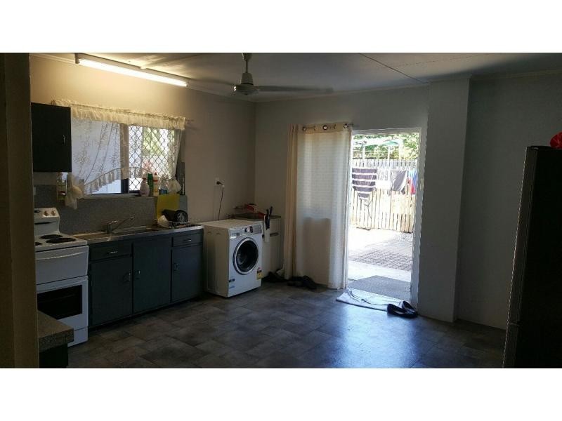 2/23 Norham Road, Ayr QLD 4807