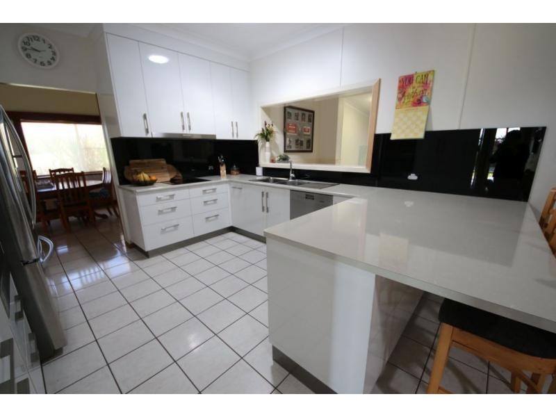 87 DOWNS Road, Jarvisfield QLD 4807