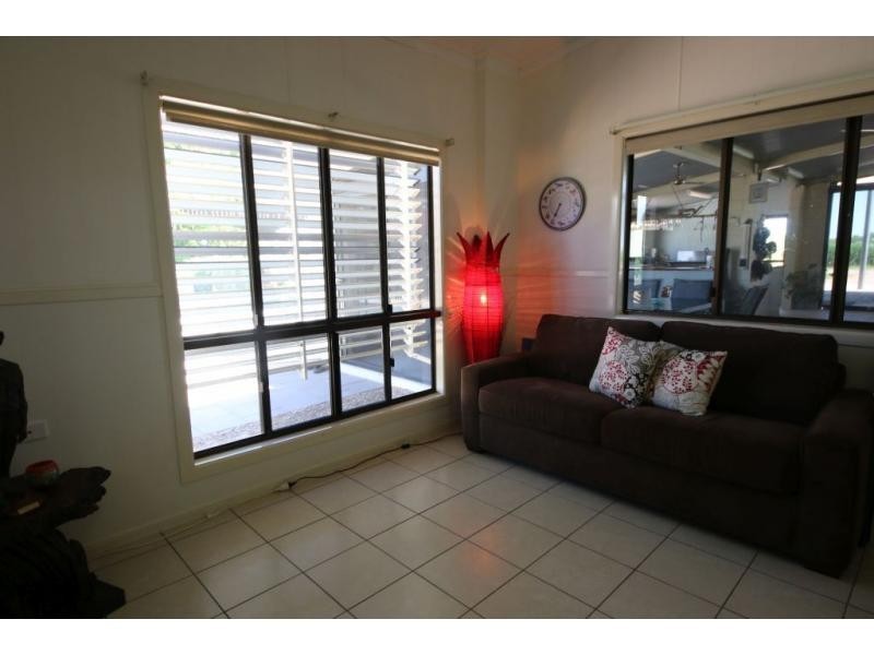 87 DOWNS Road, Jarvisfield QLD 4807