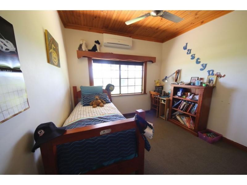 87 DOWNS Road, Jarvisfield QLD 4807