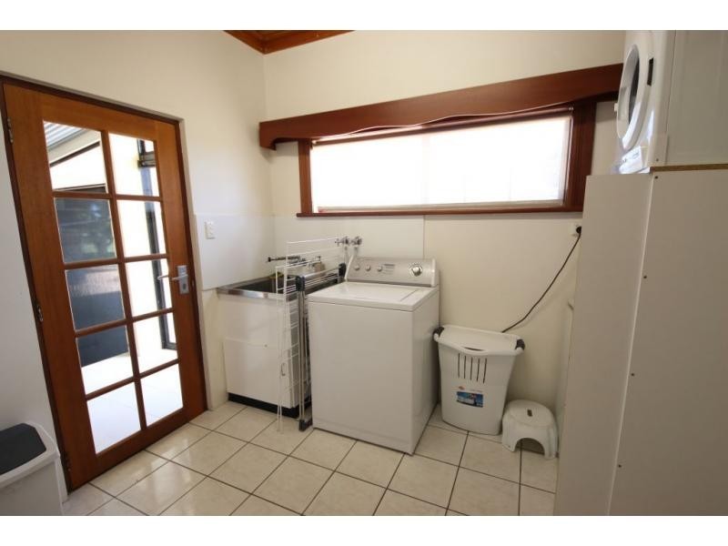 87 DOWNS Road, Jarvisfield QLD 4807