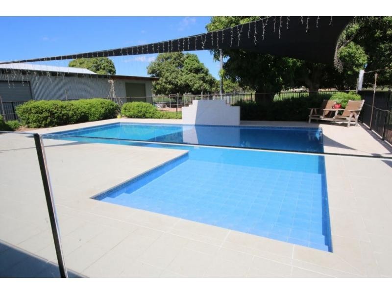 87 DOWNS Road, Jarvisfield QLD 4807