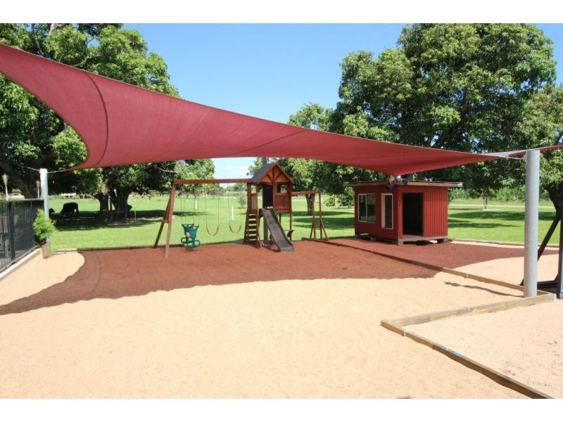 87 DOWNS Road, Jarvisfield QLD 4807