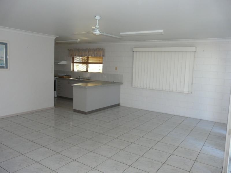 4/135 GRAHAM Street, Ayr QLD 4807