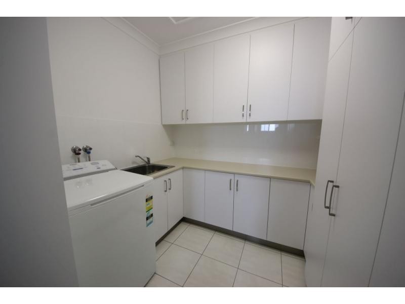 72 YOUNG STREET, Ayr QLD 4807